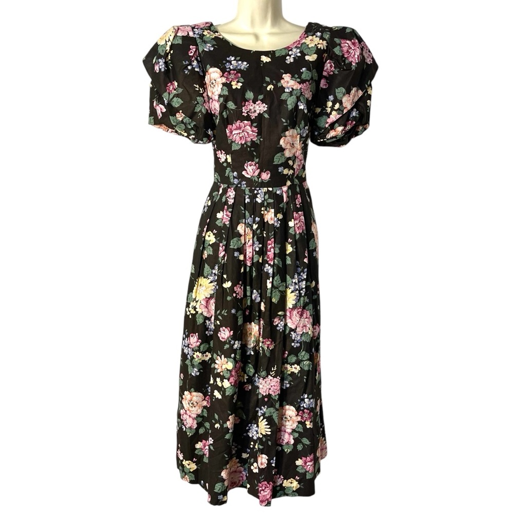Black Floral 1980s Party Dress 😍